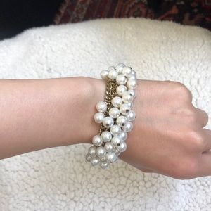 FREE w purchase! Chunky pearls bracelet
